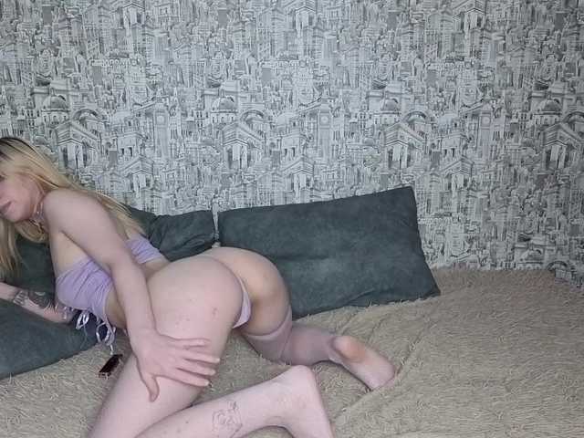 HoneyHook's BongaCams show and profile