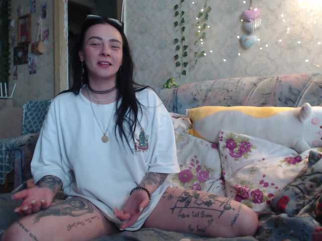 Yuki57's BongaCams show and profile