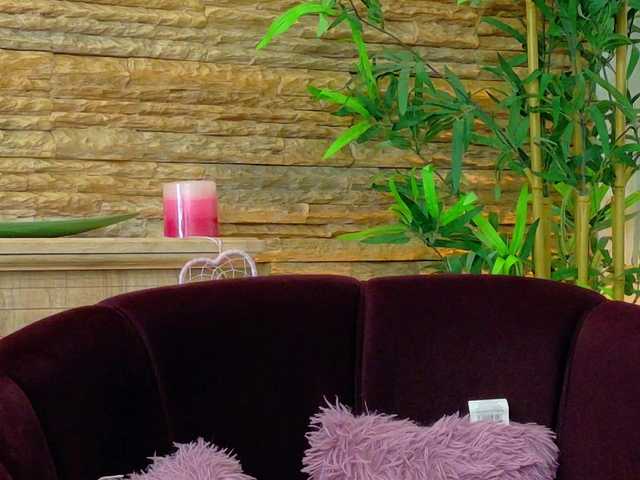 MiaaAngell live cam on BongaCams