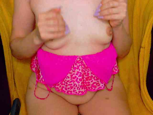 MiaaAngell webcam