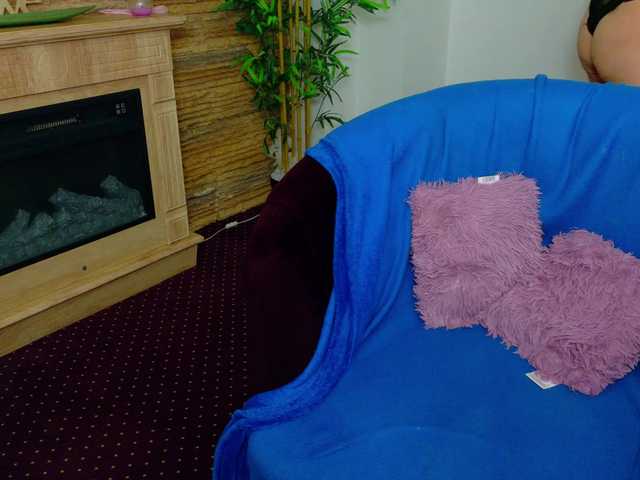 DiamondMilff live cam on BongaCams
