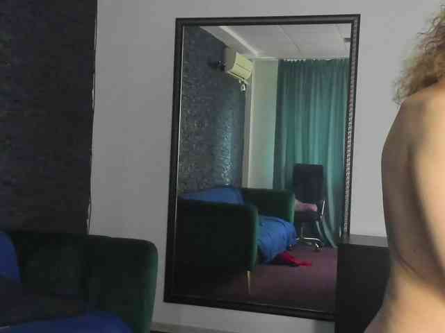 DiamondMilff webcam
