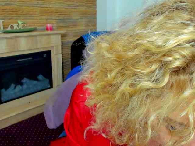 DiamondMilff webcam