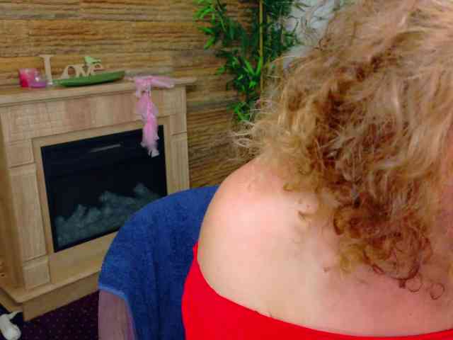 DiamondMilff webcam
