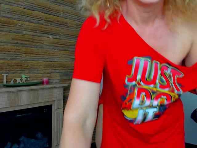 DiamondMilff webcam