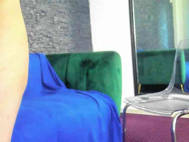 DiamondMilff webcam