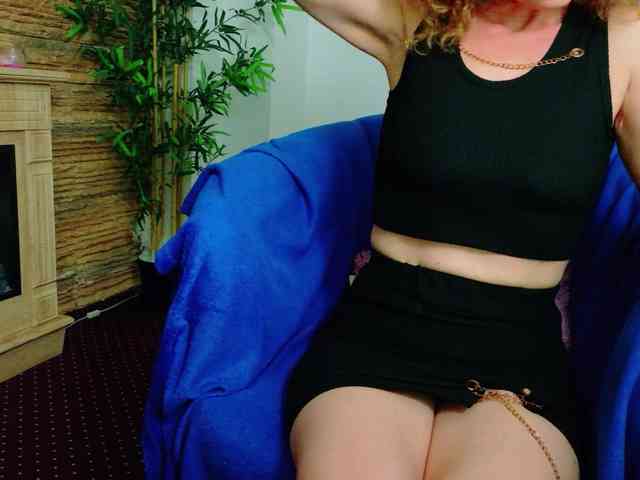 DiamondMilff webcam