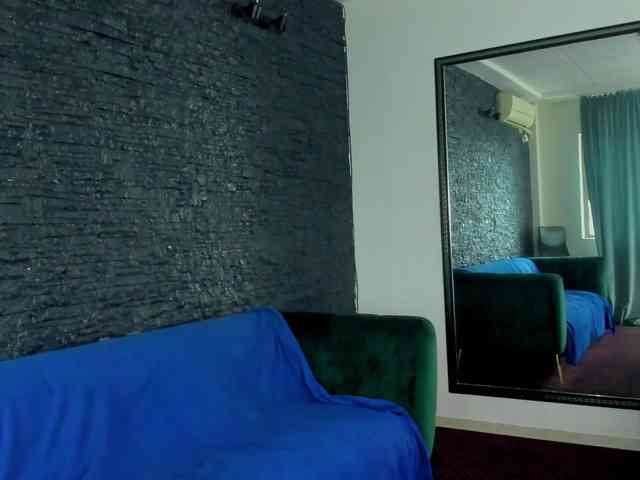 DiamondMilff webcam