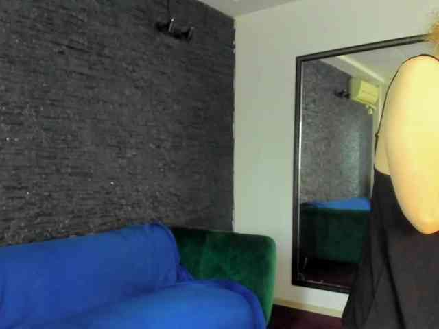 DiamondMilff webcam
