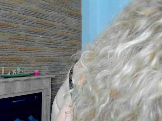 DiamondMilff webcam