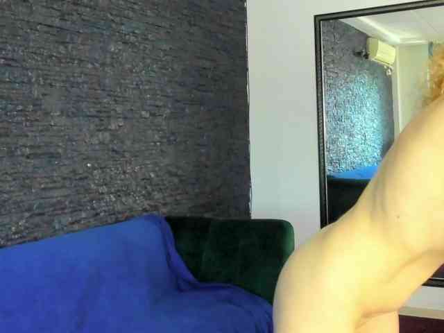 DiamondMilff webcam