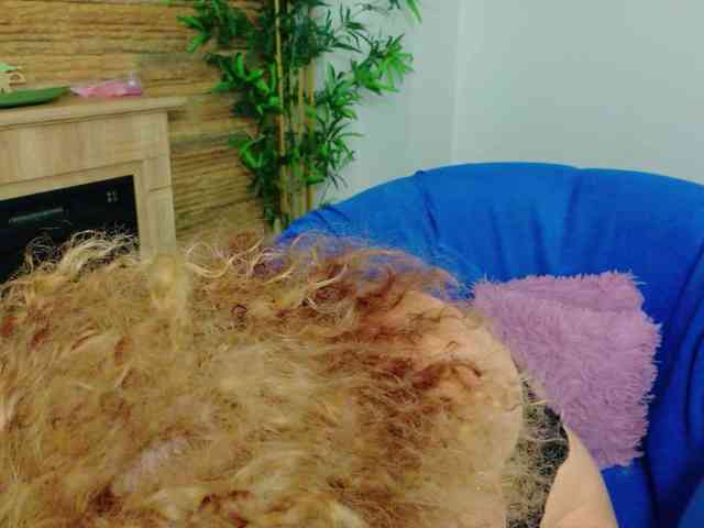 DiamondMilff webcam