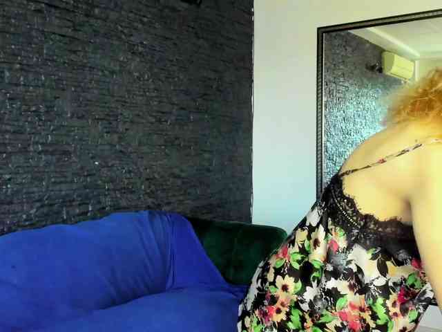 DiamondMilff webcam