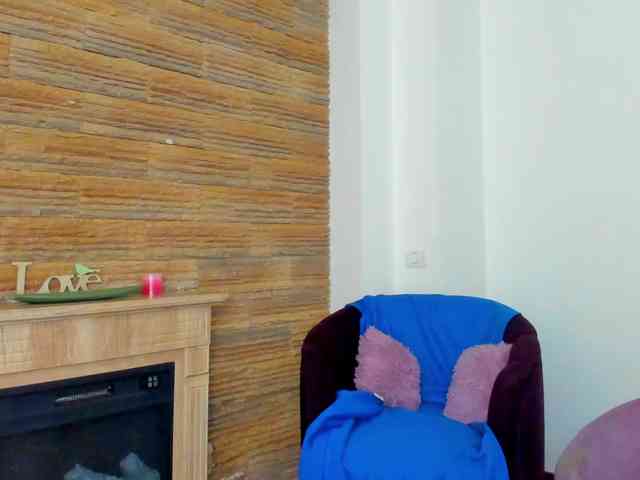 DiamondMilff Live Webcam on BongaCams
