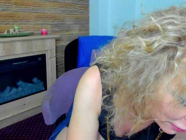 DiamondMilff webcam