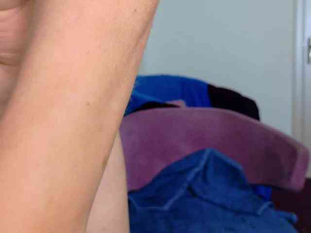 DiamondMilff webcam