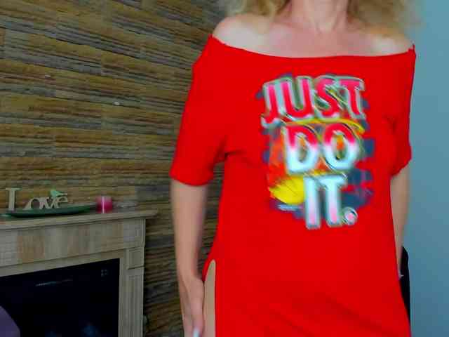 DiamondMilff webcam