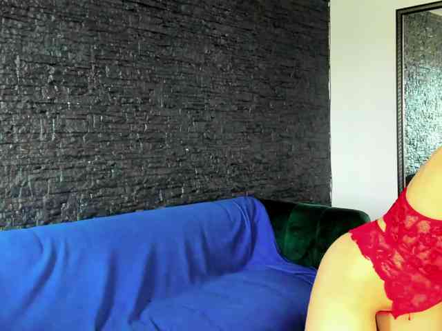 DiamondMilff webcam