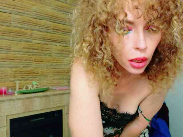 DiamondMilff webcam