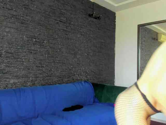 DiamondMilff webcam