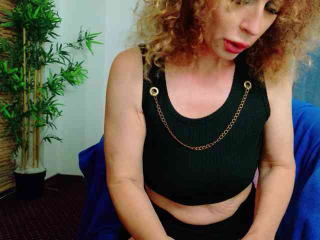 DiamondMilff webcam