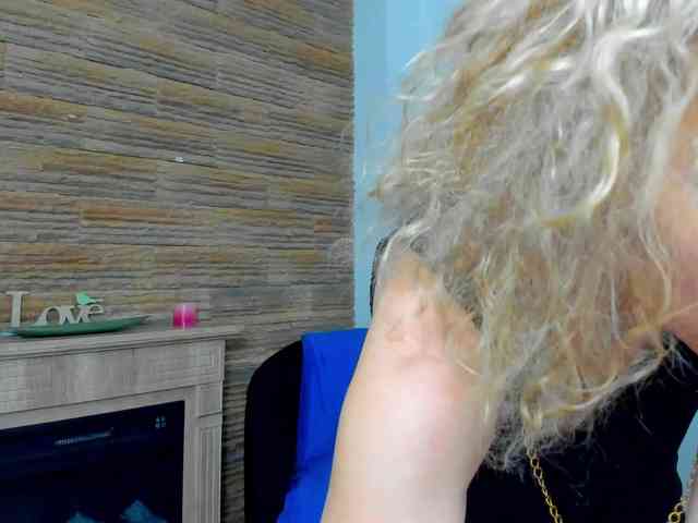 DiamondMilff webcam