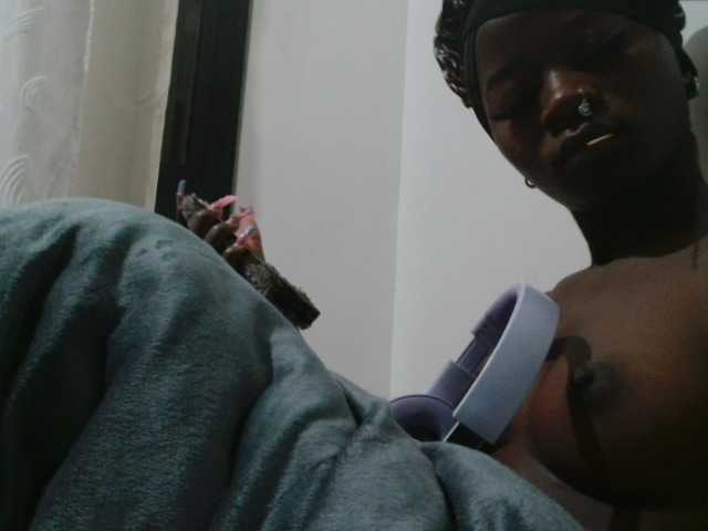 EbonyDivaa live cam on BongaCams