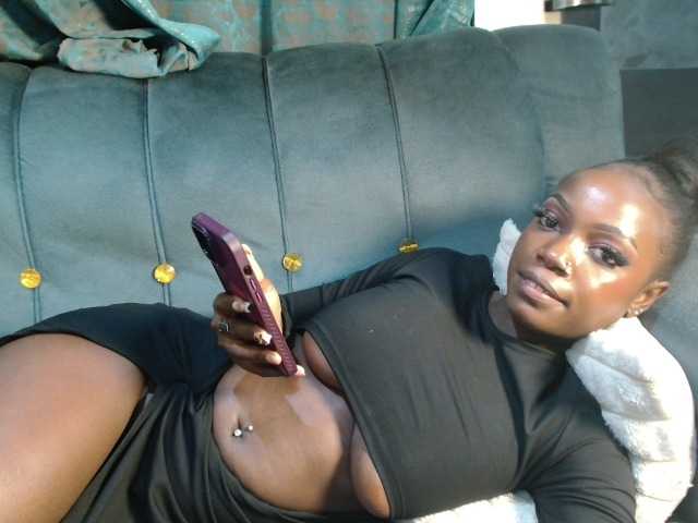 EbonyDivaa live cam on BongaCams