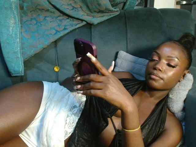 EbonyDivaa webcam