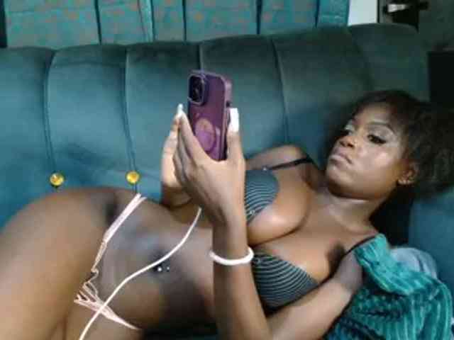 EbonyDivaa webcam