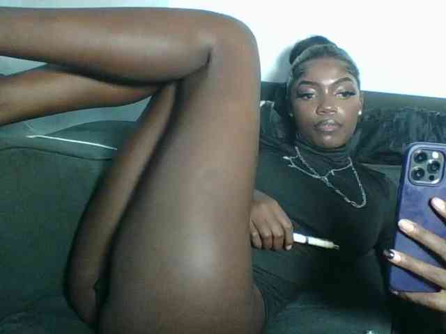 EbonyDivaa webcam