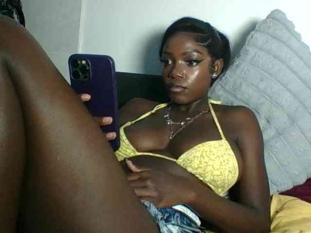 EbonyDivaa webcam