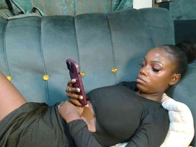 EbonyDivaa webcam