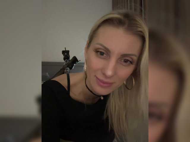 KarinaSimka's BongaCams show and profile