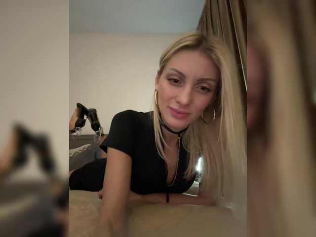 KarinaSimka's BongaCams show and profile