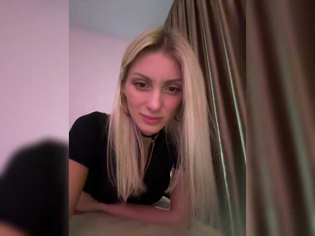 KarinaSimka's BongaCams show and profile