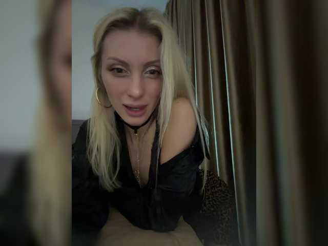 KarinaSimka's BongaCams show and profile