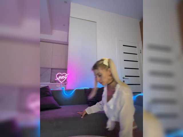 KarinaSimka live cam on BongaCams