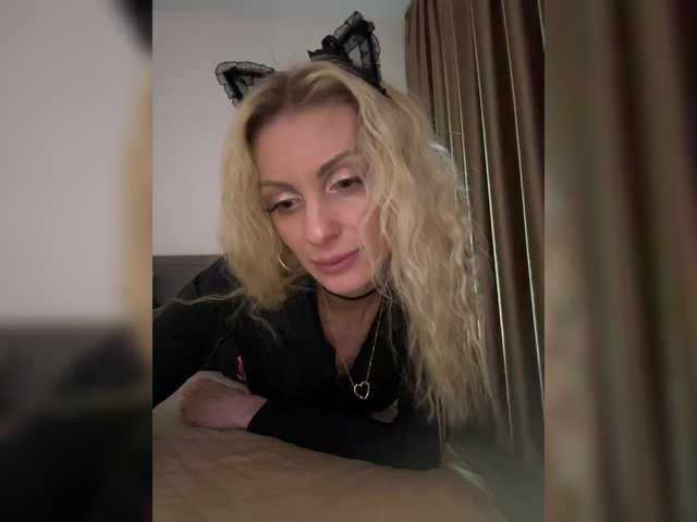 KarinaSimka's BongaCams show and profile