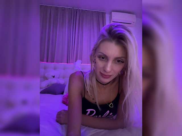 KarinaSimka live cam on BongaCams