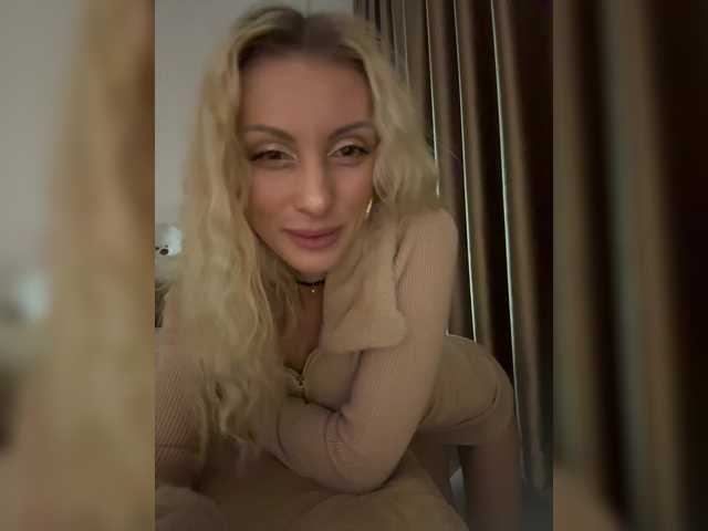 KarinaSimka's BongaCams show and profile