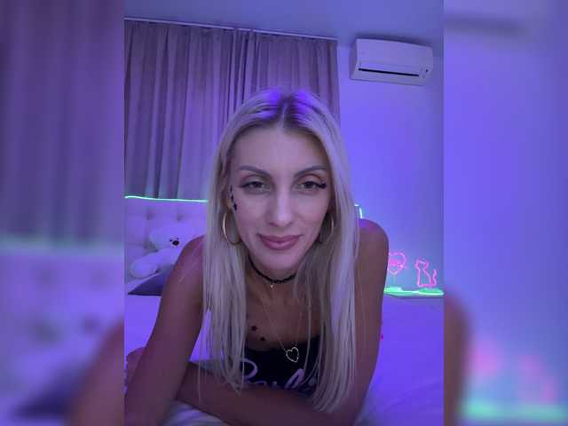 KarinaSimka live webcam show