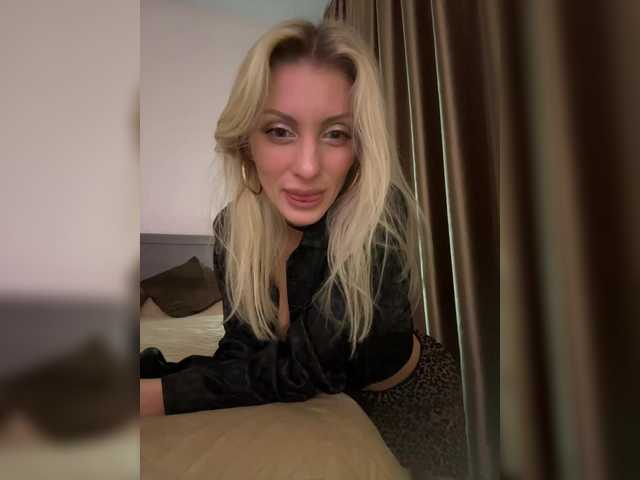 KarinaSimka's BongaCams show and profile