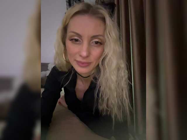 KarinaSimka's BongaCams show and profile