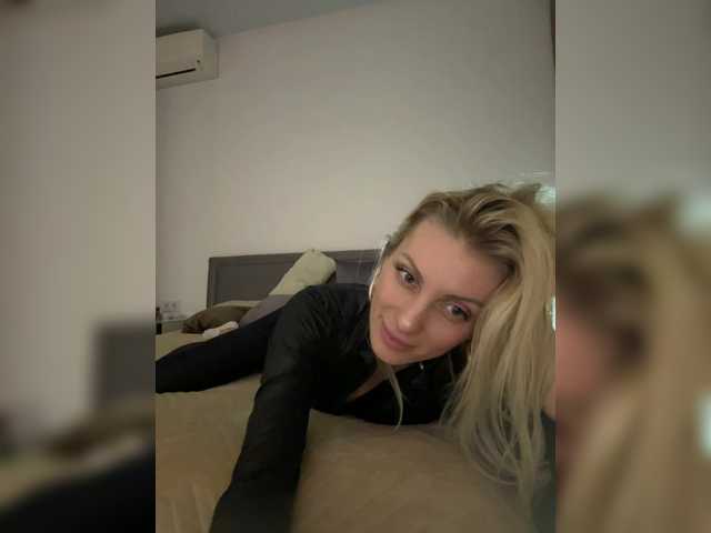 KarinaSimka's BongaCams show and profile