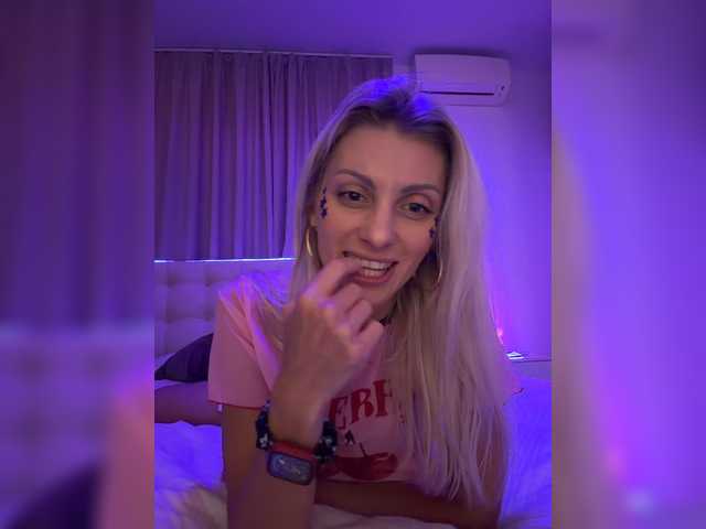 KarinaSimka live cam on BongaCams