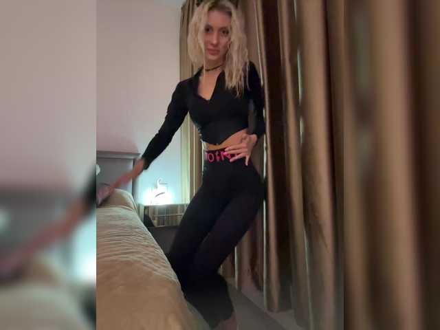 KarinaSimka's BongaCams show and profile