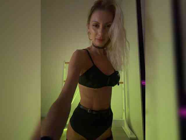 KarinaSimka webcam