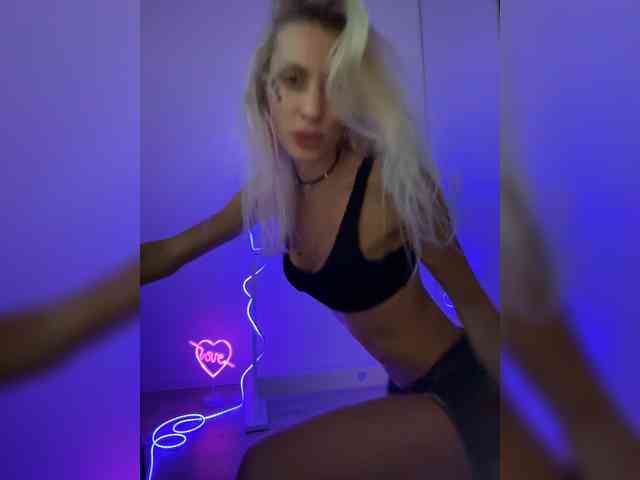 KarinaSimka webcam