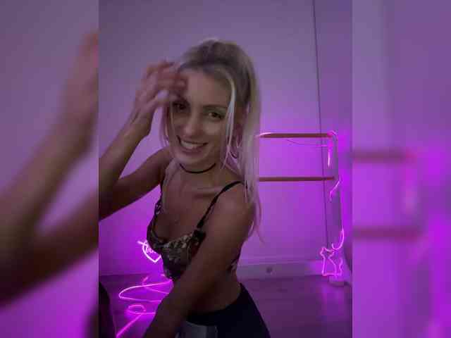 KarinaSimka Sex Cam Show